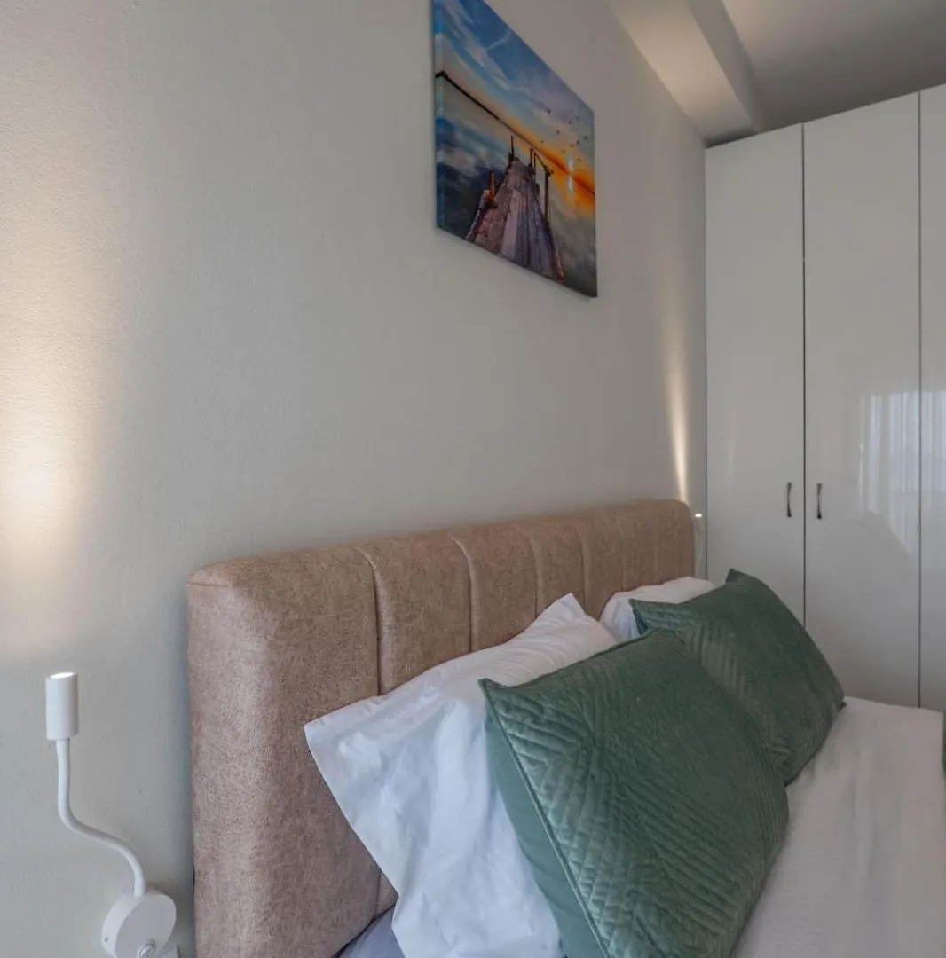 Esel Apartments Sarande 0*,  Albania