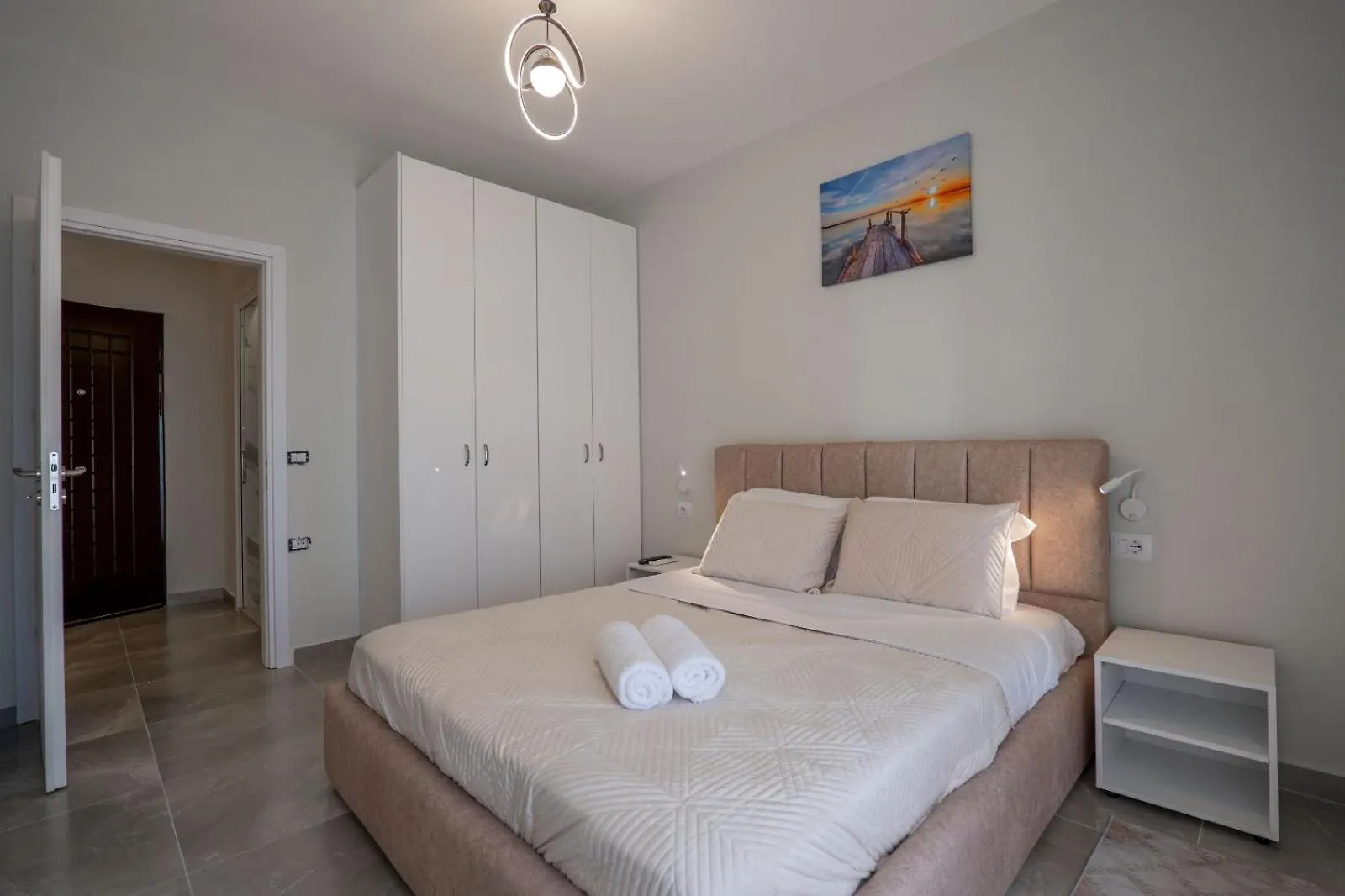 Esel Apartments Sarande 0*,