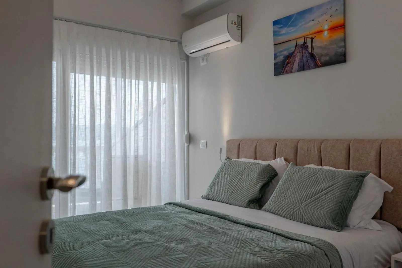 Esel Apartments Sarandë 0*,