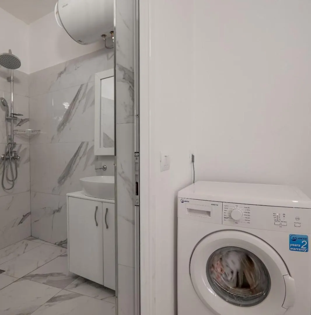 Esel Apartments Sarande Albania