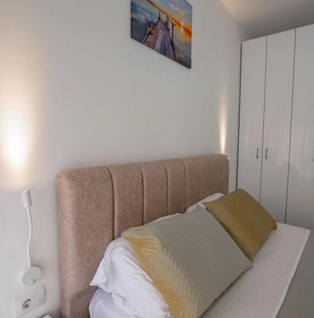 Esel Apartments Sarande Albania
