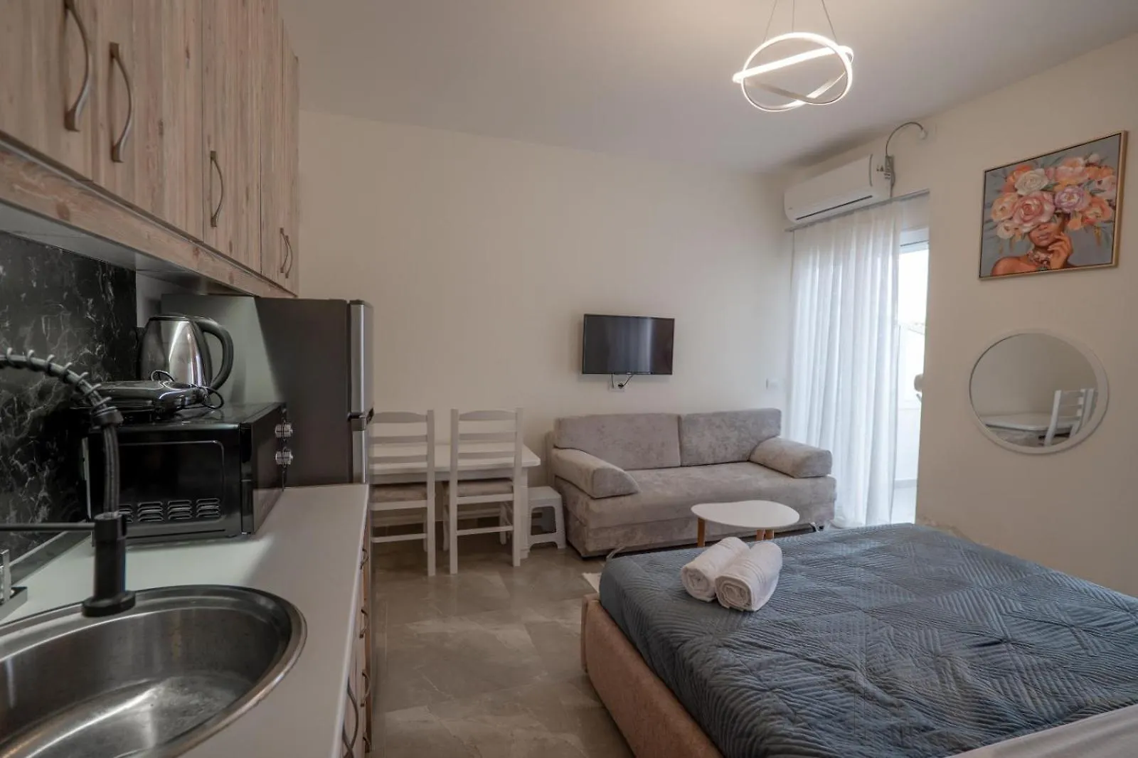 Esel Apartments Sarande 0*,  Albania