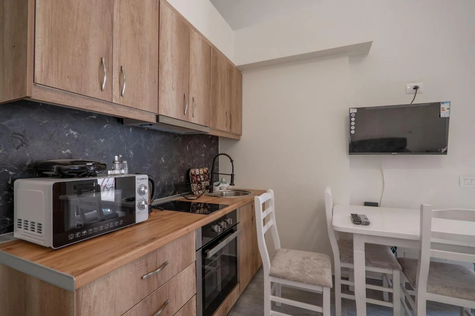 Esel Apartments Sarande 0*,  Albania