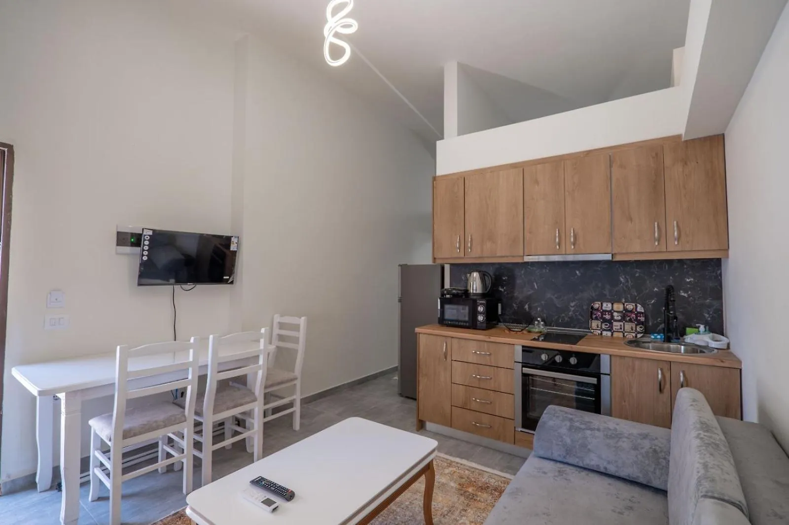 Esel Apartments Sarandë
