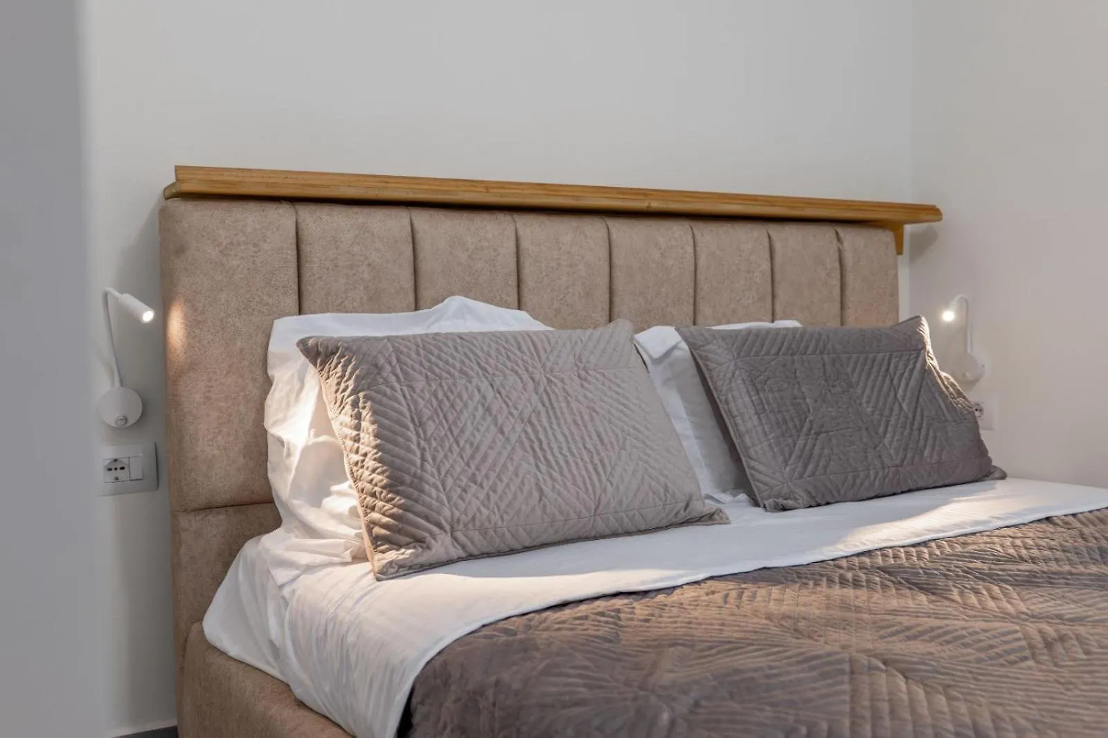 Esel Apartments Sarandë