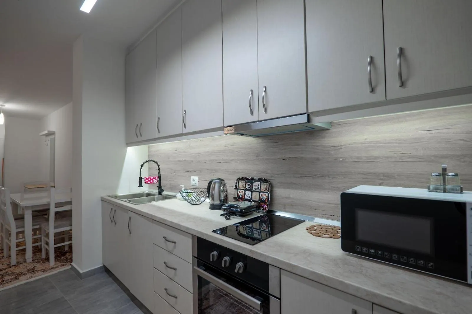 Esel Apartments Sarande 0*,